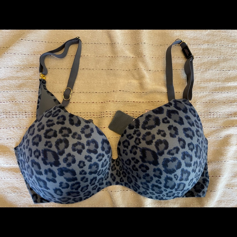 Victoria’s Secret Light Push Up Bra
